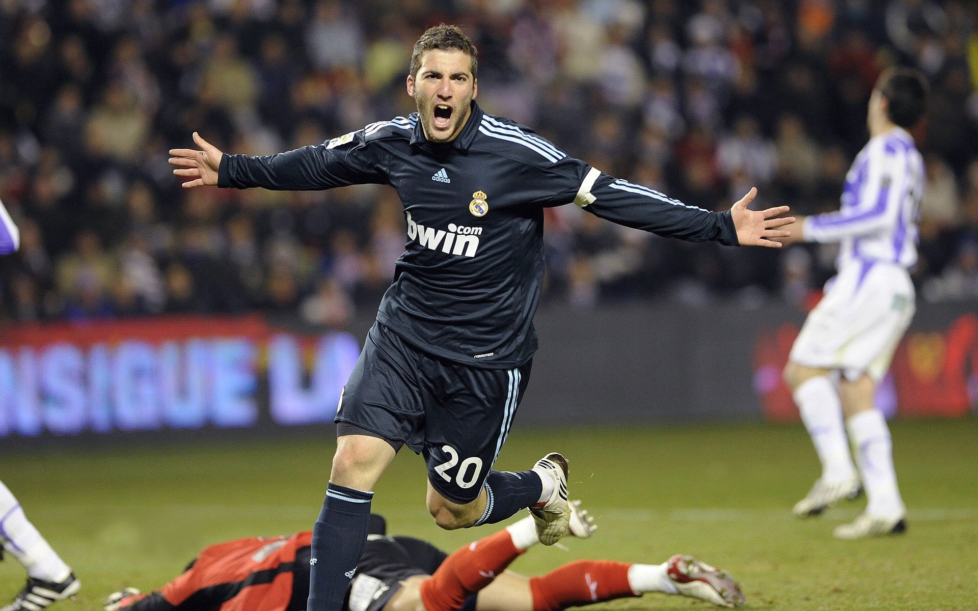 切尔西前途光明！，西亚卡姆新星夺冠表现突出比赛高潮迭起